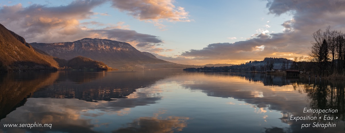 Glisse tranquillement sur l'Iris d'eau,
Fend ce miroir cristallin mordoré
Reflétant nos âmes enluminées.
Préserve notre paisible hameau !